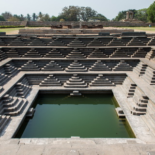 Hampi - Koninklijke omwalling - Watertank